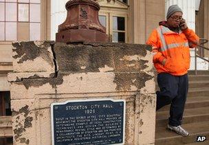 Stockton city worker leaves city hall