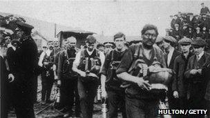 Rescuers returning after the Senghennydd disaster