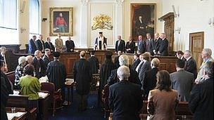 States meeting in the Royal Court building