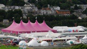 Maes yr Eisteddfod Genedlaethol yng Nglyn Ebwy yn 2010