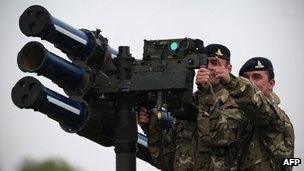 RAF crew with Starstreak missile launcher