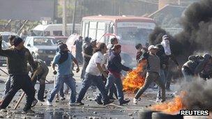 Fishermen clash with police in Valparaiso