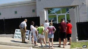 Protesters stand outside Jackson Women's Health Organization in Jackson, Mississippi 27 June 2012