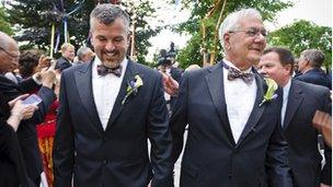 Barney Frank marries James Ready