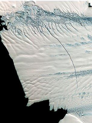 Pine Island glacier satellite photo