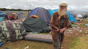 Reg Mercer collecting kit at Wakestock