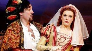 Alex Bourne and Hannah Waddington in Kiss Me, Kate at Chichester Festival Theatre