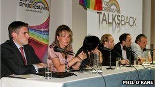 Gay pride dabte panel