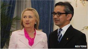 US Secretary of State Hillary Clinton and Indonesian Foreign Minister Marty Natalegawa in Jakarta (3 Sept 2012)