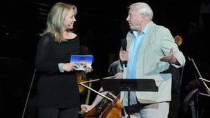 Kirsty Young and Sir David Attenborough at the Desert Island Discs Prom. © ý/Chris Christodoulou