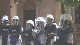 Female mine clearers in Sri Lanka