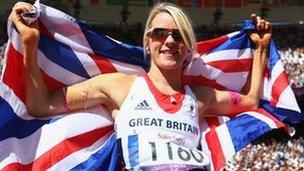 Josie Pearson of Great Britain celebrates as she wins gold in the Women's Discus Throw F51/52/53 Final