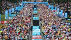 Runners at the start line