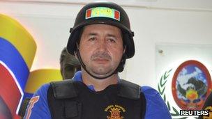 Daniel Barrera wearing a Venezuelan police bullet-proof vest on 19 September 2012