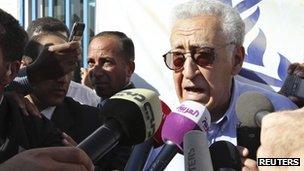 UN envoy Lakhdar Brahimi at Al Zaatri refugee camp in Jordan (18 Sept 2012)