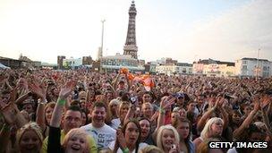 Crowd at 2010 Blackpool Illuminations switch-on