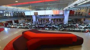 ý Broadcasting House newsroom