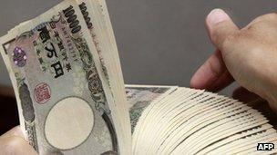 Yen notes being counted