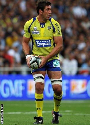 Clermont Auvergne forward Nathan Hines