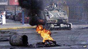 Tyre burns on Beirut street