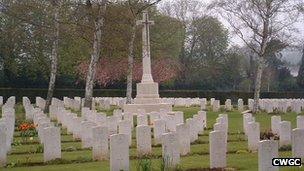 War graves at Botley Cemetery