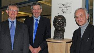 Bust of Edward Elgar donated to the University of Worcester