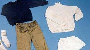 Clothing belonging to man found in the Thames in 1989