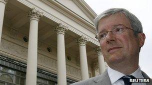 Tony Hall outside the Royal Opera House in 2007