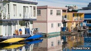 Floating houses, Canada