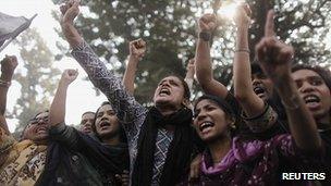 Garment workers protest in Dhaka 27 Nov 2012