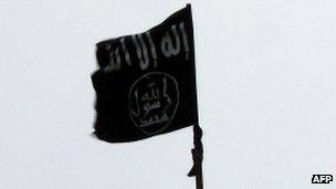 A black flag used by jihadist militants in Base 111 at Sheikh Suleiman (09 December 2012)