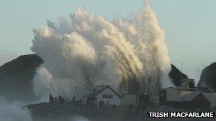 Waves at Stonehaven