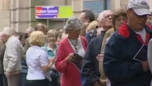 Queues for Staffordshire Hoard