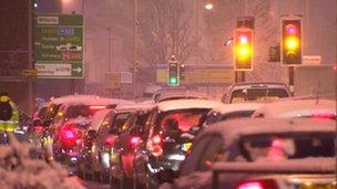 Traffic in snow in Hull