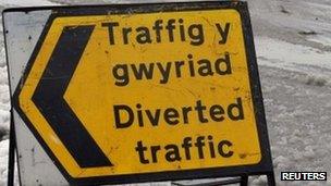 Diverted traffic sign