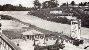Brooklands finishing straight in 1939