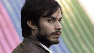 Gael Garcia Benal in No