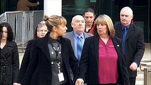 Police officers arrive at Dale Cregan trial