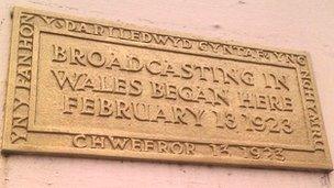 A plaque on the Cardiff building where broadcasting in Wales began