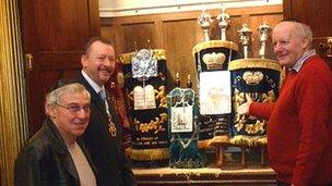 Exeter Synagogue's Ark with staff and the city mayor
