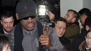 Dennis Rodman and journalists at Pyongyang airport (26 Feb 2013)