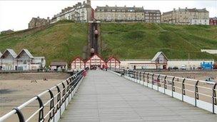 Saltburn pier and cliff lift