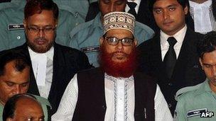 Jamaat-e-Islami leader Delawar Hossain Sayedee (C) in Dhaka in August 2011