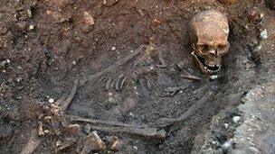 Richard III's skeleton as found in the grave