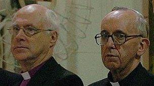 Bishop Gregory Venables (l) and Cardinal Jorge Bergoglio