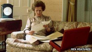 Margaret Thatcher reading notes at Number 10