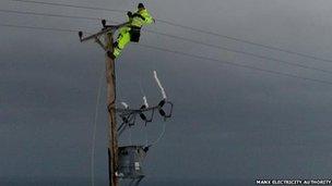 Manx electricity engineers trying to restore power