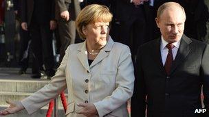 German Chancellor Angela Merkel and Russian President Vladimir Putin in Hanover, 7 April 2013