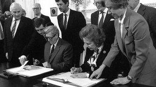 Margaret Thatcher and Garret FitzGerald during the signing ceremony of the Anglo-Irish Agreement in 1985