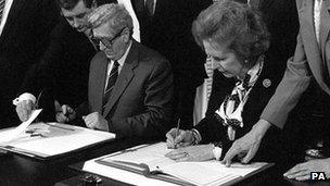 Former Prime Minister Margaret Thatcher and her Irish counterpart Dr Garret FitzGerald during the signing ceremony of the Anglo Irish Agreement at Hillsborough Castle in Belfast on 15 November 1985